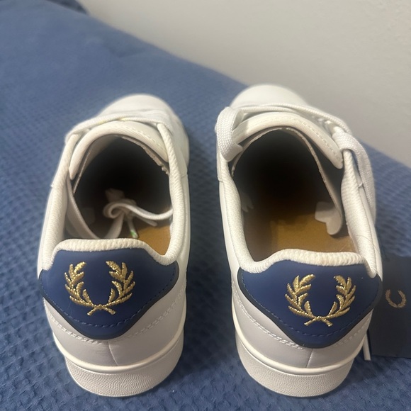 Fred Perry White and Blue Sneakers NWT - Picture 3 of 4